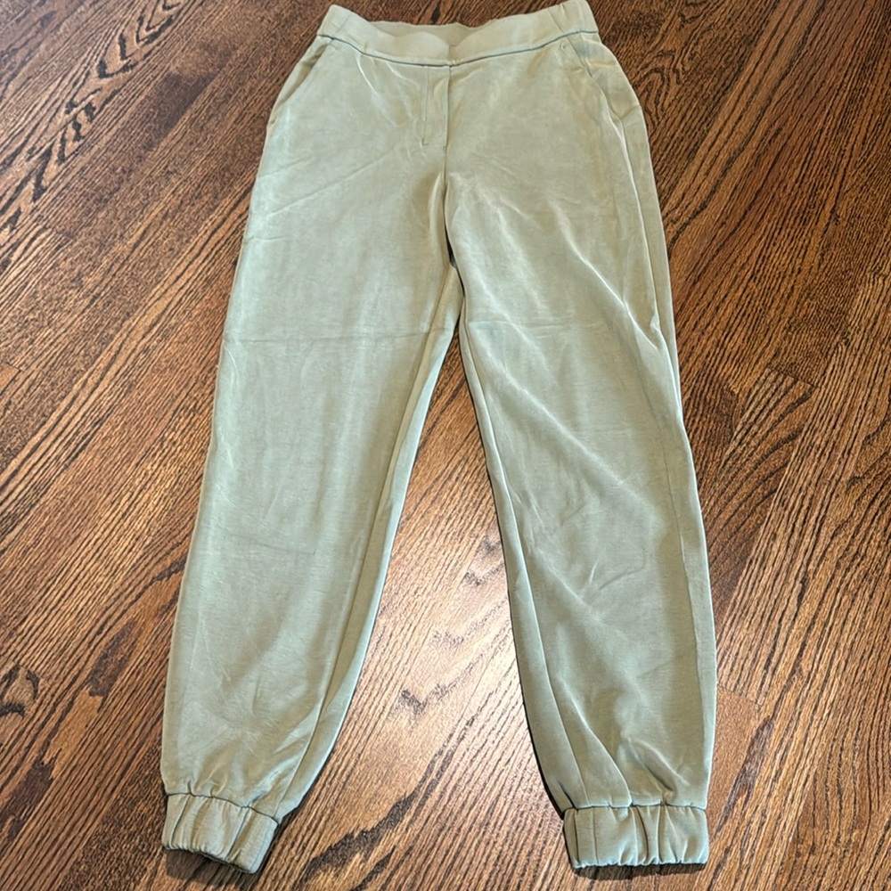 Lululemon sweatpants, army green. Size 6.